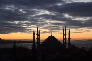 Die Türkei in der NATO: schwieriger Partner mit Schlüsselrolle