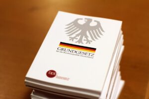 Wie wehrhaft ist das Grundgesetz? Schutzmechanismen der Demokratie erklärt